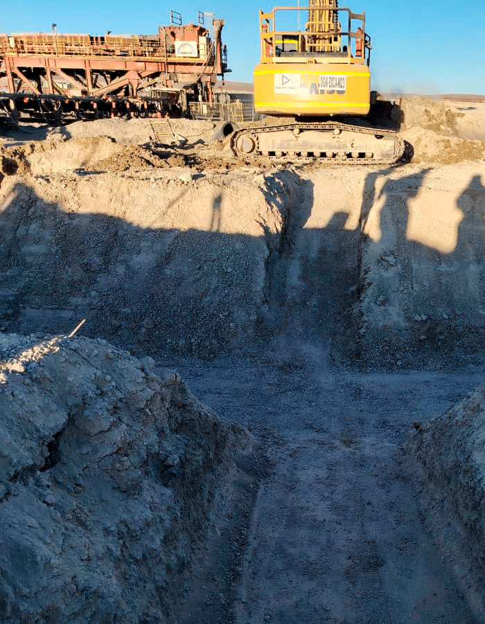 Hincado-Bajo-Correa-Transportadora-en-Codelco-División-Gabriela-Mistral.–)